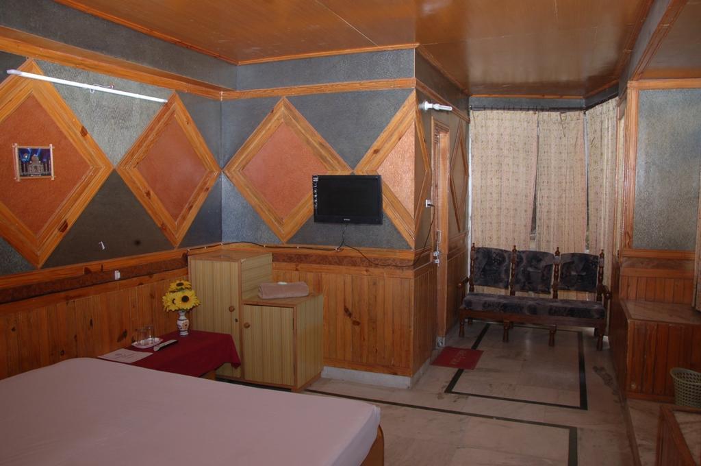 Hotel Arsh International Nainital Eksteriør bilde