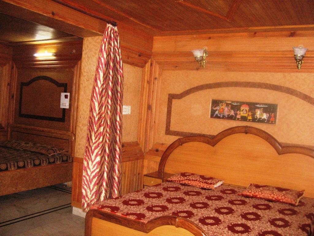 Hotel Arsh International Nainital Eksteriør bilde